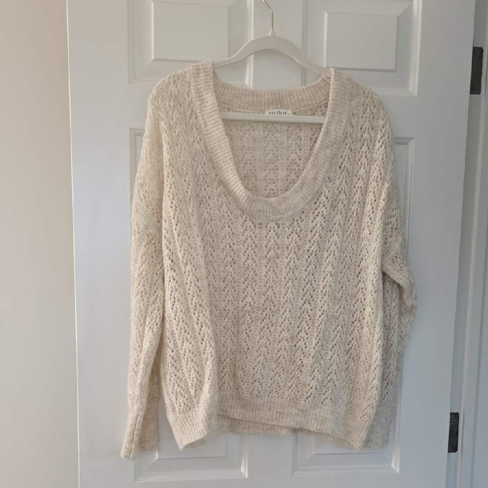 Neuflora:Cream Knit Scoop Neck Sweater